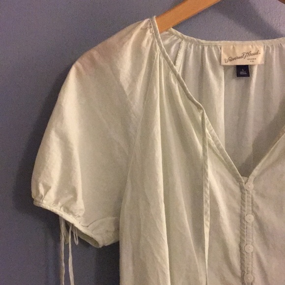 Small Universal Thread Blouse - Picture 2 of 3